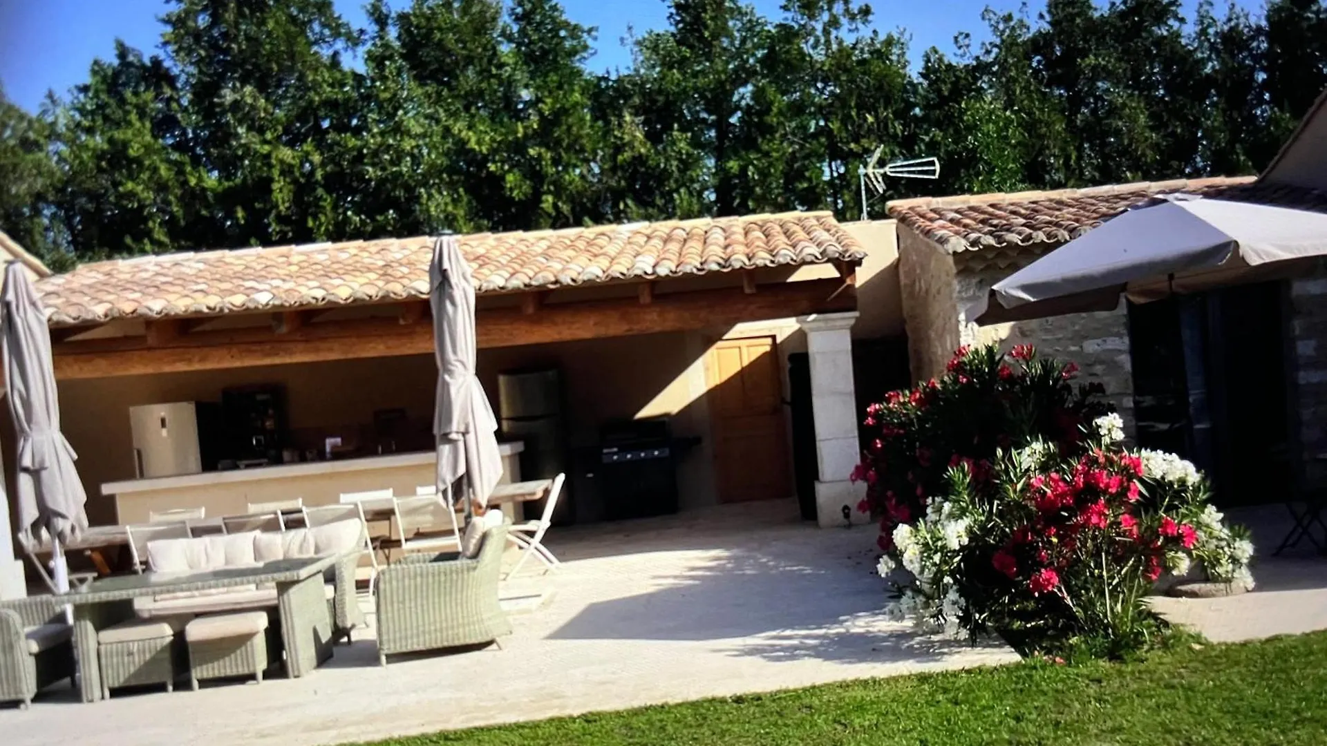 Bed and Breakfast Mas Galinette Saint-Andiol 0*,  Francia