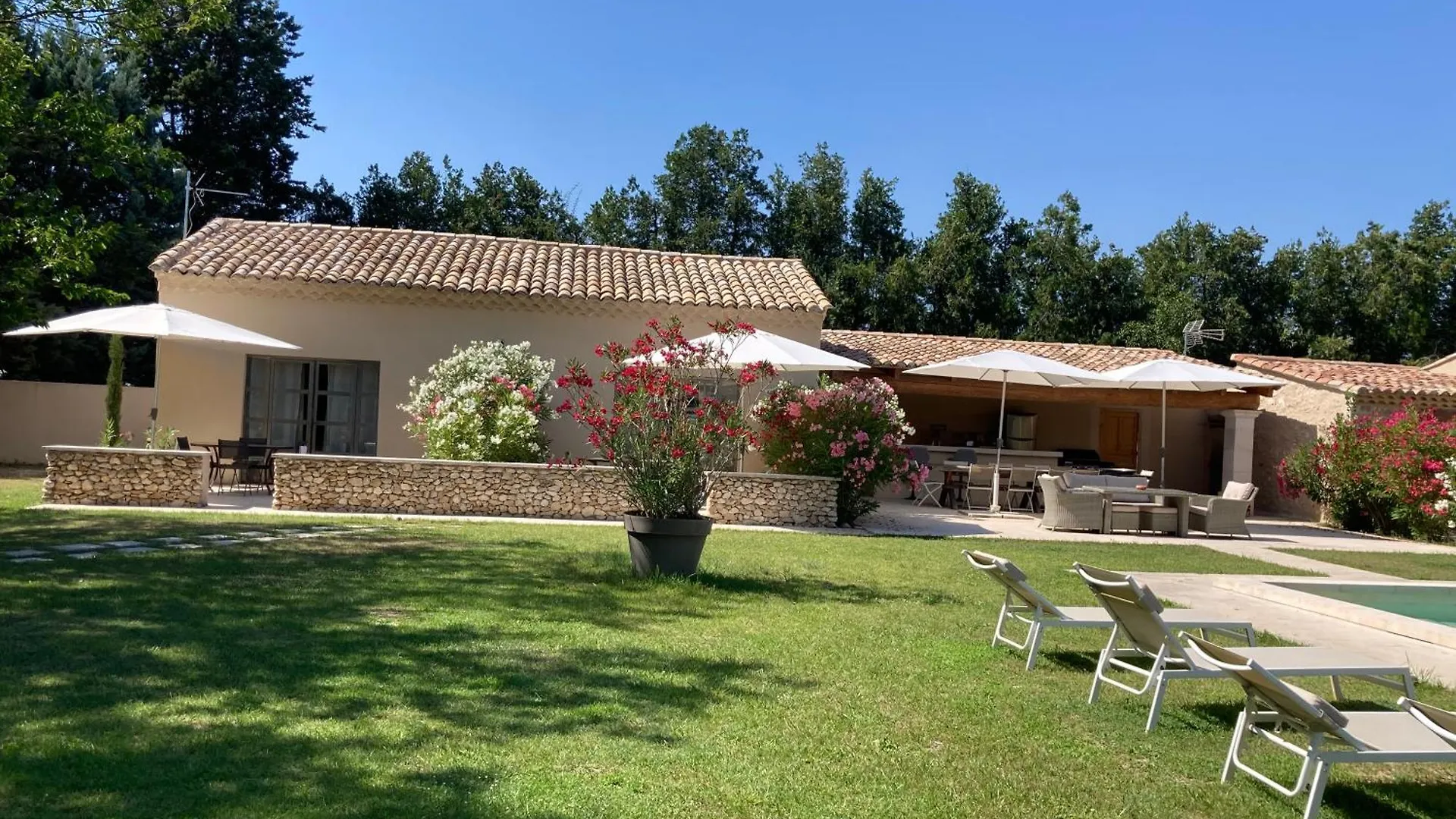 Bed and Breakfast Mas Galinette Saint-Andiol 0*,