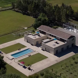 Bed & Breakfast Domaine Des Eucalyptus, Molleges
